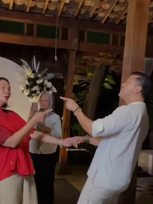 Anjasmara dan Dian Nitami rayakan 25 tahun pernikahan. [Foto: Instagram/anjasmara]