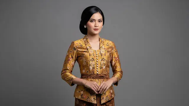 Model Atasan Kutubaru Bawahan Kain Batik yang Memukau