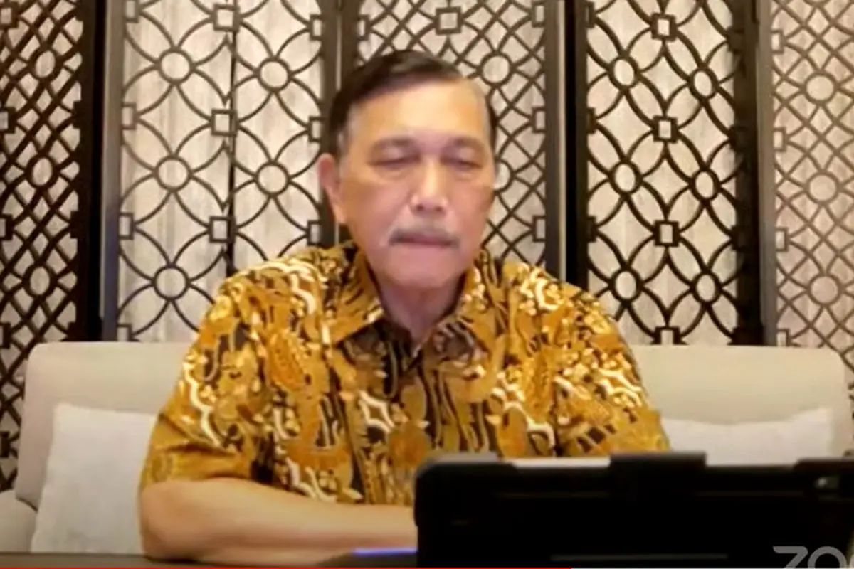Menko Kemaritiman dan Investasi Luhut Binsar Pandjaitan saat konferensi pers evaluasi perpanjangan PPKM level.
