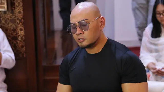 [Fimela] Deddy Corbuzier Sholat Jumat