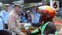 Sebelumnya, Pemprov DKI Jakarta mengumumkan tilang uji emisi akan kembali diberlakukan pada awal November mendatang. Pemberlakukan kembali sanksi ini sudah dikomunikasikan dengan Dirlantas Polda Metro Jaya Kombes Pol Latif Usman. (merdeka.com/Arie Basuki)