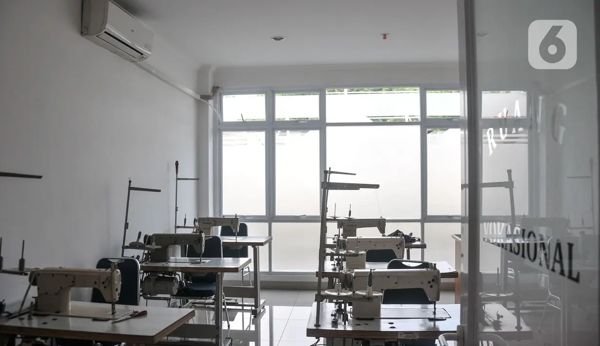 Interior fasilitas ruang vokasional di salah satu unit Rumah Susun Sewa (Rusunawa) Sentra Mulya Jaya, Bambu Apus, Jakarta, Senin (3/4/2023). (merdeka.com/Iqbal S Nugroho)