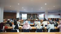 Kegiatan edukatif bertajuk “Decluttering in Life” yang diselenggarakan AHM dan Asmo Sumsel melibatkan 60 mahasiswa Universitas Hasanuddin (Unhas), Makassar. (AHM)