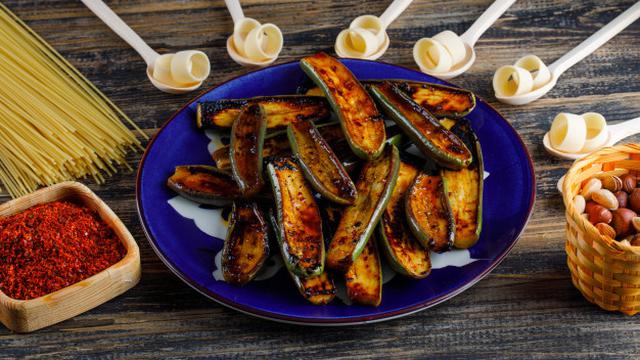 Ilustrasi sambal terong balado