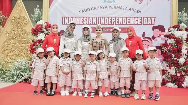 Yuni Shara di Sekolah PAUD Cahaya Permata Abadi