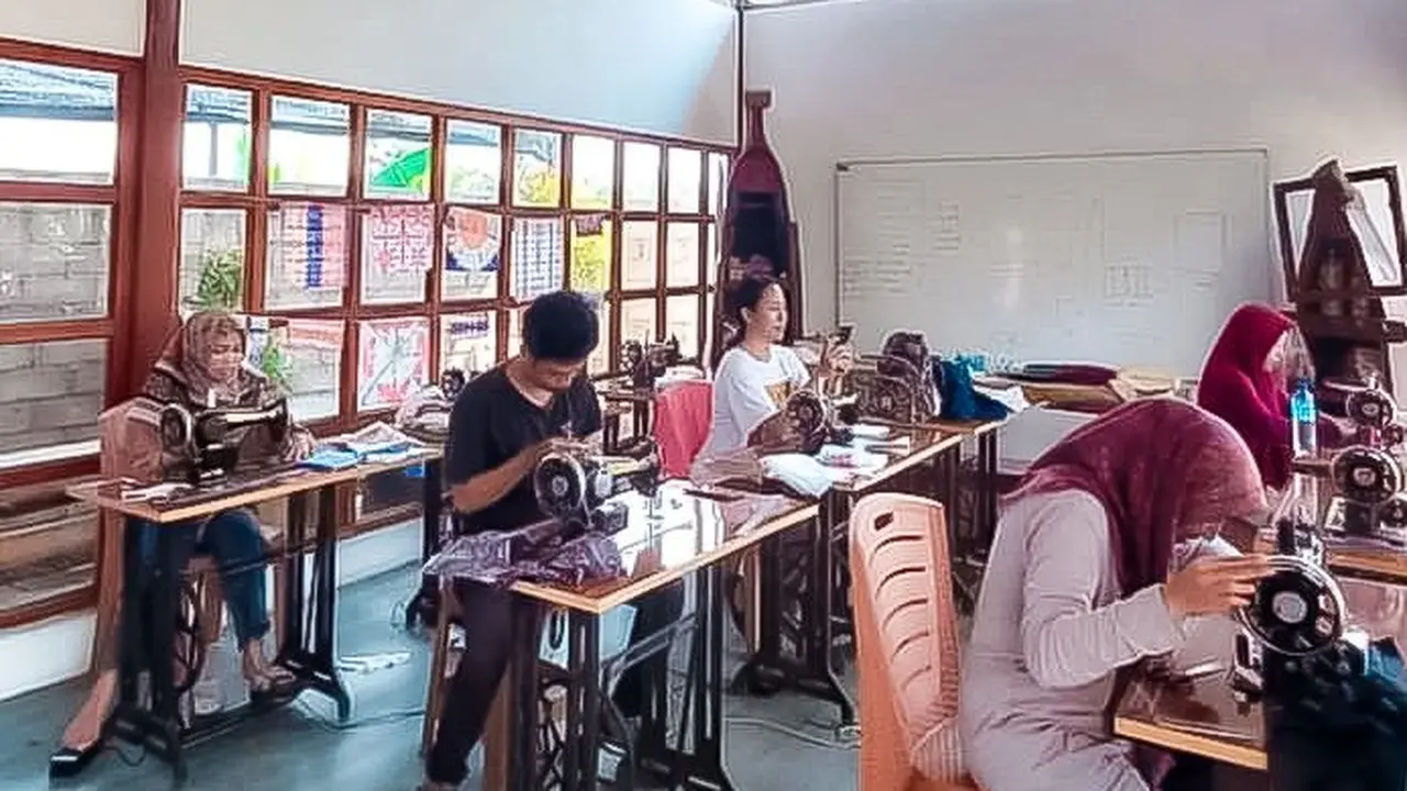 Amani Eco Shool TJSL PLN UIW NTB. (Foto: Liputan6.com/PLN)