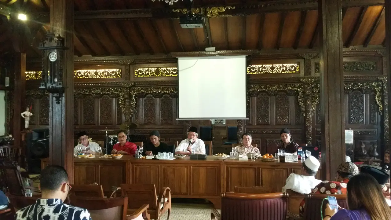Lembaga Seni Budaya Muslim Indonesia Nahdlatul Ulama (LESBUMI NU) menggelar acara diskusi kebudayaan menyambut Hari Santri Nasional 2017.