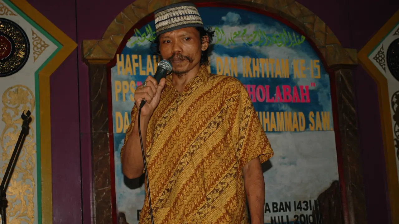 Ingat Sumanto? Si Pemakan Mayat Itu Sekarang Jadi Ustaz!