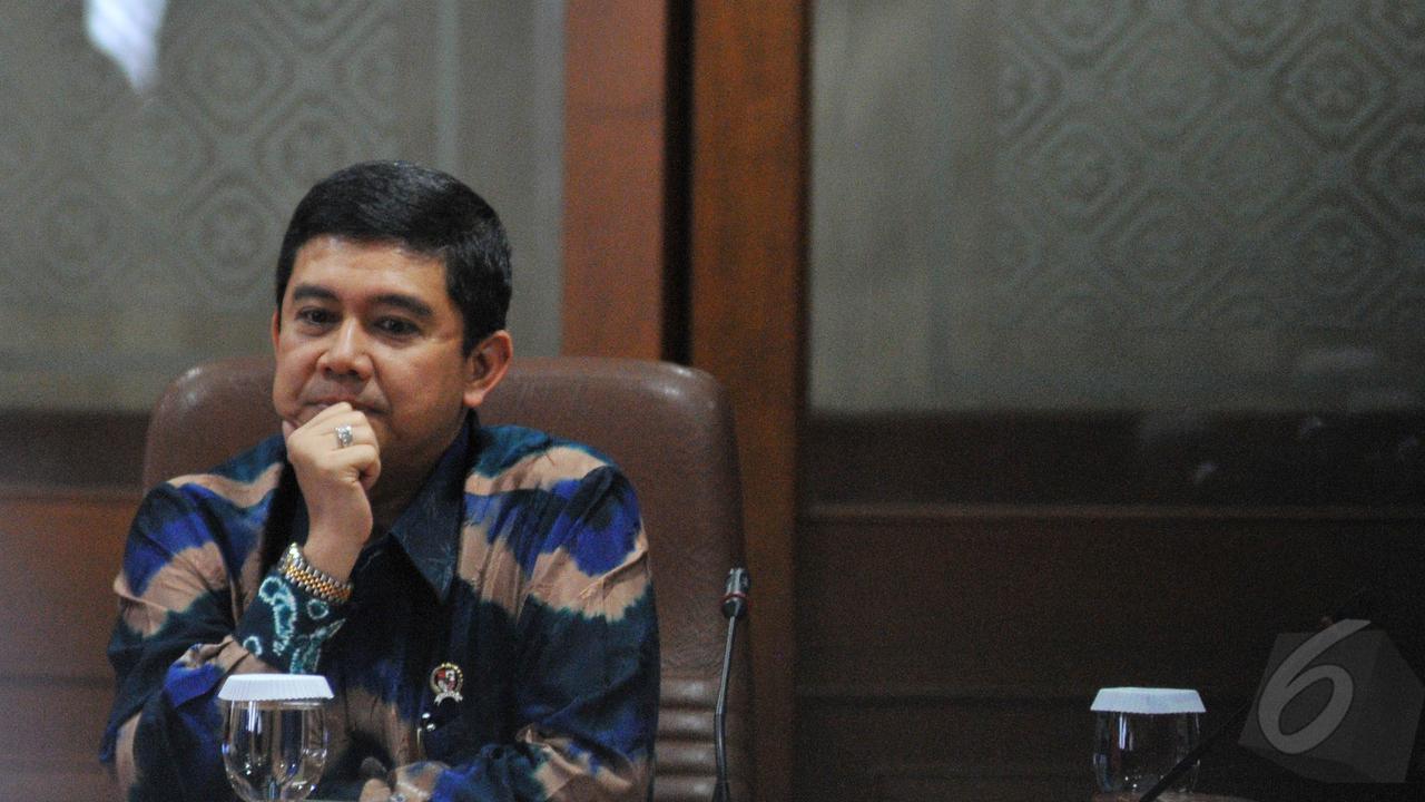 Menristek Serahkan Data Universitas Pembuat Ijazah Palsu
