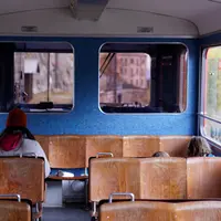 Ilustrasi bus (unsplash.com/Vincent Guth)