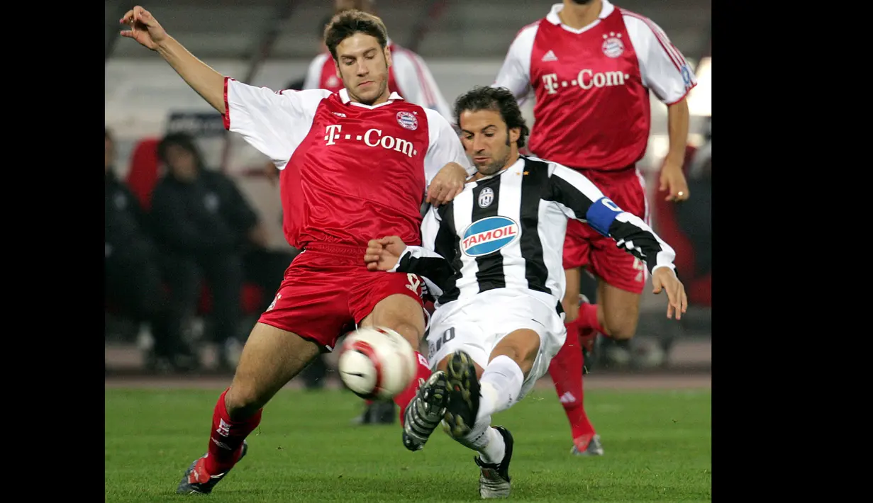 Setelah itu, Frings dipinang oleh Munchen pada 2004. Ia hanya bermain semusim dengan tampil sebanyak 29 laga dan menciptakan tiga gol. (Foto: AFP/Paolo Cocco)