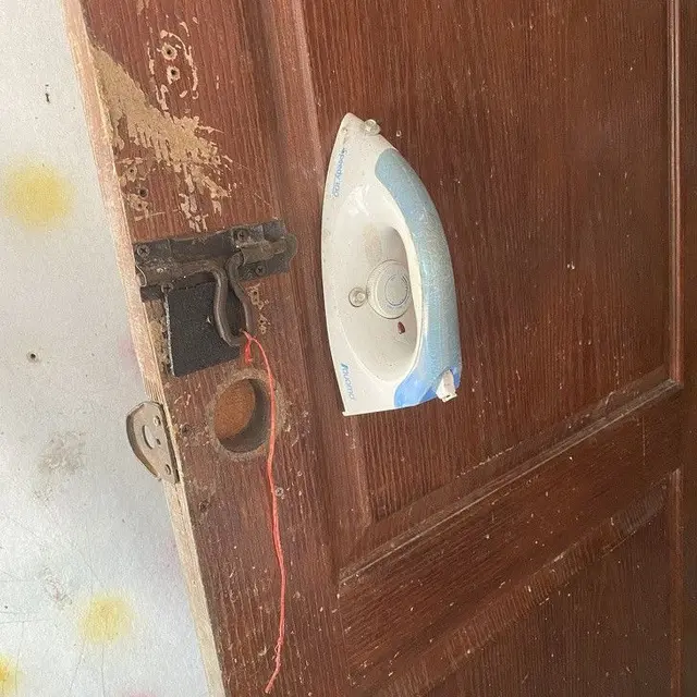 6 Gagang Pintu Dipasang Tak Sejajar Ini Nyeleneh, Bikin Tepuk Jidat