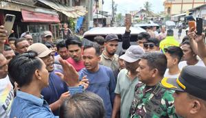 TNI lakukan negosiasi pembubaran aksi bawa bendera GAM (Dok: Antara)