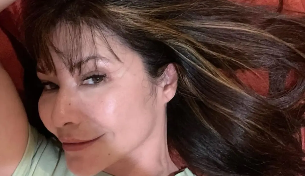 Usai sempat diperbincangkan wajahnya menua, kini Tamara Bleszynski makin sering mengunggah potret selfie. Mulai dari foto dan video kerap ia bagikan di sela mengelola rumah makannya di Bali. (Liputan6.com/IG/tamarableszynskiofficial)