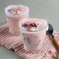 ilustrasi es ketan hitam/E Dewi Ambarwati/Shutterstock