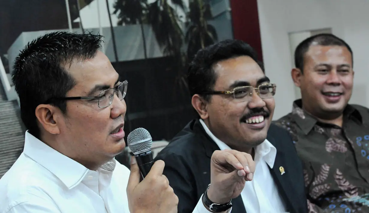 Dalam acara silaturahmi itu, Helmy Faishal Zaini memperkenalkan para anggota Fraksi PKB DPR dan asal daerah pemilihannya, Jakarta, Kamis (6/11/2014). (Liputan6.com/Andrian M Tunay)