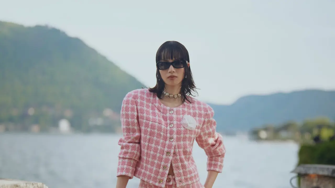 Tweed Chanel