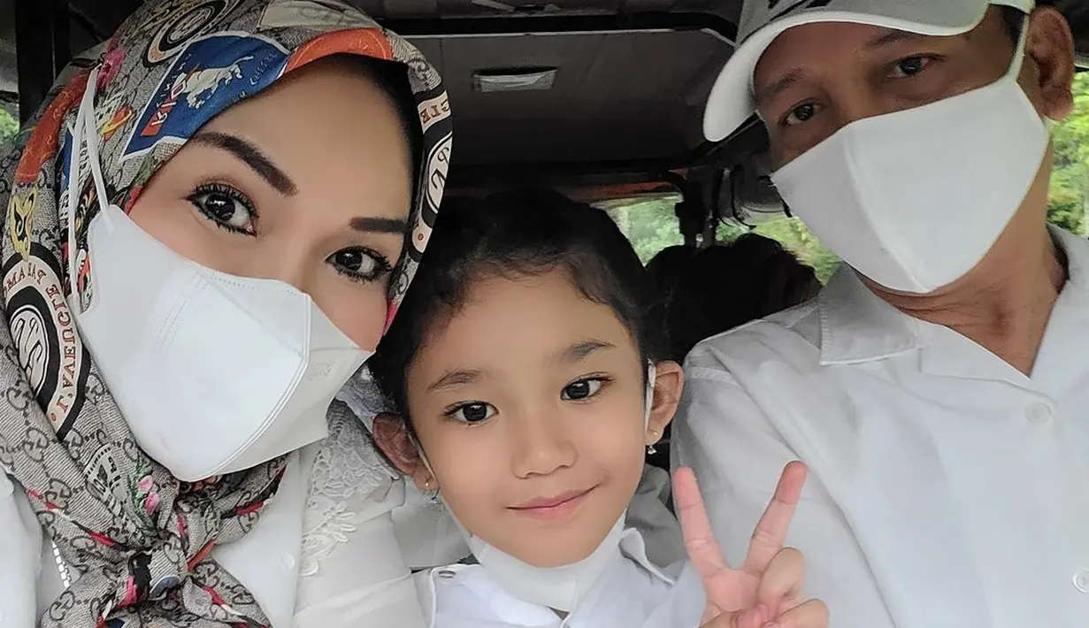 Ibu Ayu Ting Ting (Instagram/mom_ayting92_)