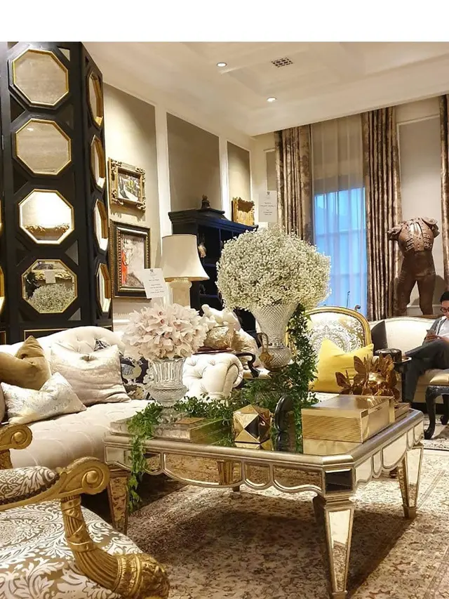 7 Potret Rumah Bos ANTV Otis Hahijary, Megah Bak Istana dan Penuh Lukisan