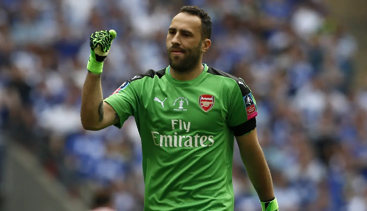 <p>David Ospina. Kiper berusia 33 tahun yang sejak 4 musim lalu memperkuat Napoli ini pernah memperkuat Arsenal di Liga Inggris. Ia didatangkan Arsenal dari Nice pada awal musim 2014/2015 dengan nilai transfer 4 juta euro. Bertahan 3,5 semusim, ia total tampil dalam 70 laga di semua ajang dengan torehan 27 kali clean sheet. Bersama Timnas Kolombia ia telah mengoleksi 124 caps dengan torehan 61 kali clean sheet sejak melakukan debut pada 7 Februari 2007. (AFP/Ian Kington)</p>