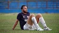 Bek PSM Makassar, Steven Paulle. (Bola.com/Abdi Satria)