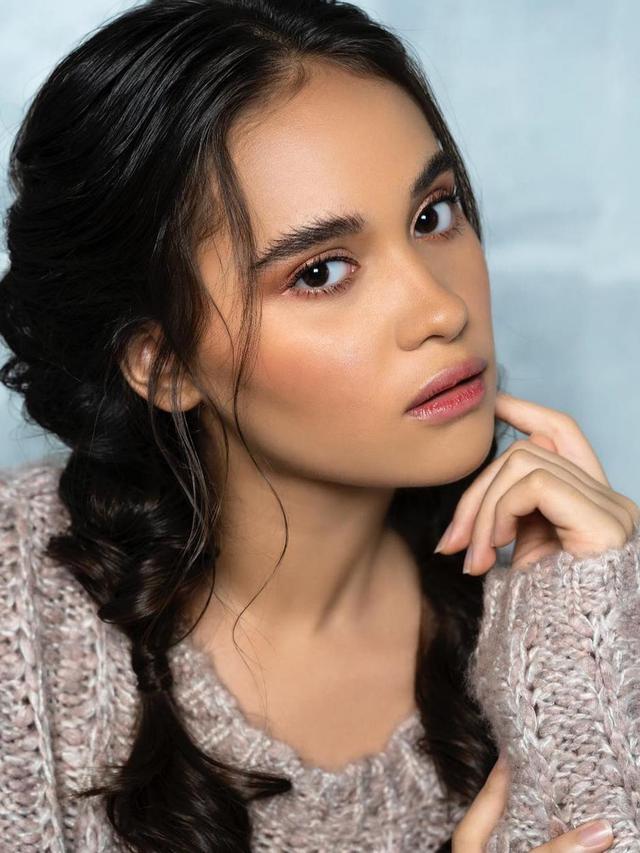 6 Pesona Aurora Ribero, Aktris Pendatang Baru Lawan Main Iqbaal ...