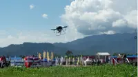 Penampakan drone yang didesain untuk kebutuhan pertanian modern di Indonesia. Buatan Indonesia untuk kebutuhan pertanian Indonesia. Pas!!