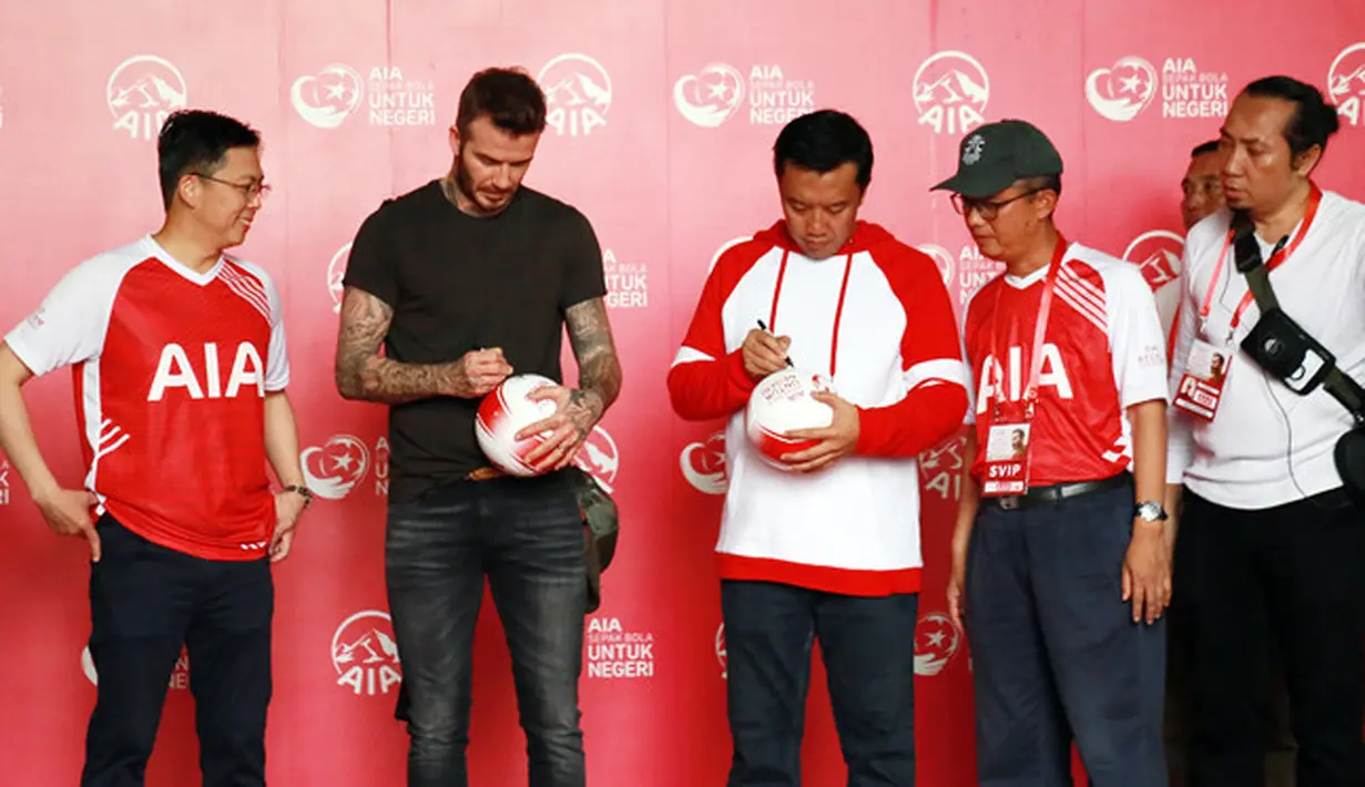 Acara AIA Sepak Bola Untuk Negeri berlangsung di Stadion Soemantri Brodjonegoro, Jakarta Selatan, Minggu (25/3/2018) sore.  (Deki Prayoga/Bintang.com)