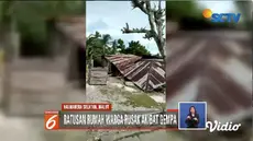 Ratusan rumah warga Desa Lemo-lemo dan Desa Rangga-rangga, Halmahera Selatan, rusak akibat guncangan gempa 7,2 SR.