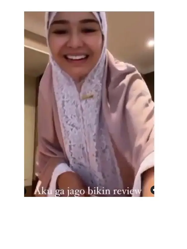 7 Potret Amanda Manopo saat Pakai Mukena, Curi Perhatian