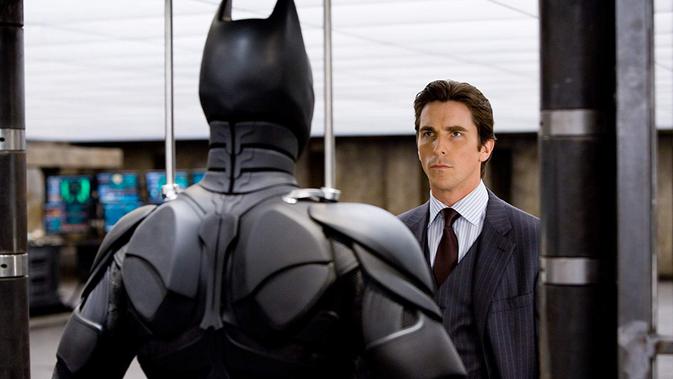 Christian Bale dalam The Dark Knight (© TM &DC Comics.2008 Warner Bros. Entertainment Inc. via IMDb)