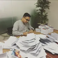 Setelah novel terbarunya yang dalam 12 jam sudah terjual sebanyak 1.500 eksemplar, inilah harapan dari Fahd Pahdepie. (Foto: Instagram Fahd Pahdepie)