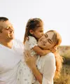 ilustrasi anak dengan orangtua  (doc.pexels/ Dmitry Rodionov)
