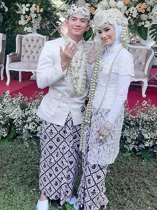Kenal Lewat Taaruf, Ini 6 Momen Pernikahan Rizki D'Academy dan Nadya Rahayu