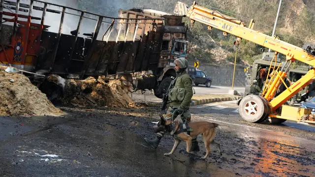 Pasukan India Bentrok dengan Militan Kashmir, 4 Orang Tewas