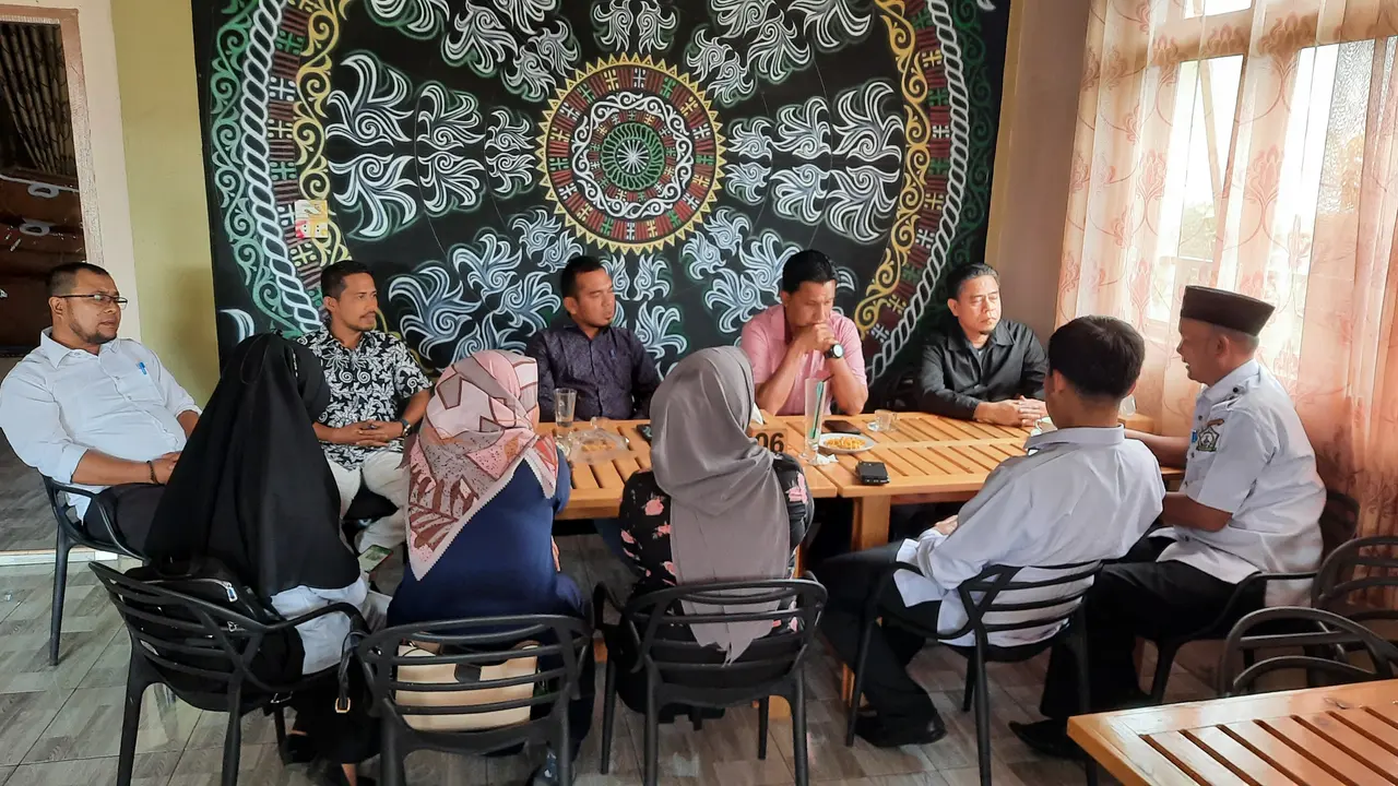 Pertemuan dalam rangka rapat membahas kenduri rekonsiliasi pertama di Aceh (Liputan6.com/Rino Abonita)