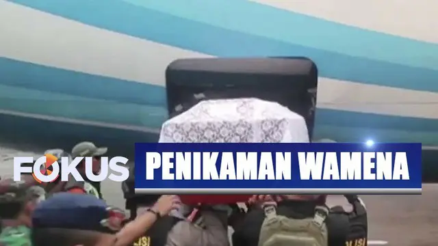 Deri Datu Padang, buruh bangunan yang tewas ditikam orang tak dikenal di Wamena, Papua, telah dipulangkan ke Makassar untuk dimakamkan.