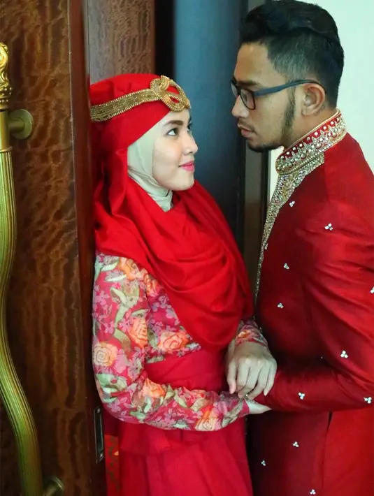 Alasan keuangan menjadi penyebab pasangan ini menunda untuk menikah lebih cepat. Tapi dengan penuh keyakinan, apa yang dibutuhkan dikabulkan dalam satu hari. (dok. Pribadi)
