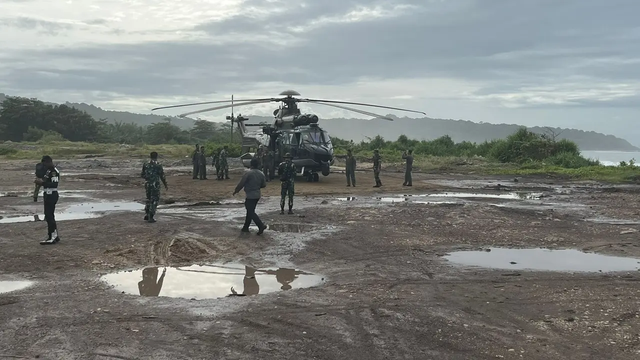 Tentara Nasional Indonesia (TNI) bersama Australian Defence Force (ADF) menggelar latihan gabungan terpadu dengan fokus pada penanggulangan bencana di Bayah, Kabupaten Lebak, Banten Selatan.