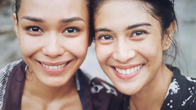 6 Momen Dian Sastrowardoyo Jadi Sahabat Setia Adinia Wirasti, Geng AADC Hingga Bridesmaid