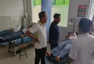 Ruang perawatan Puskesmas Lasem dipenuhi pasien siswa MAN 2 Rembang (Arief Pramono/Liputan6)