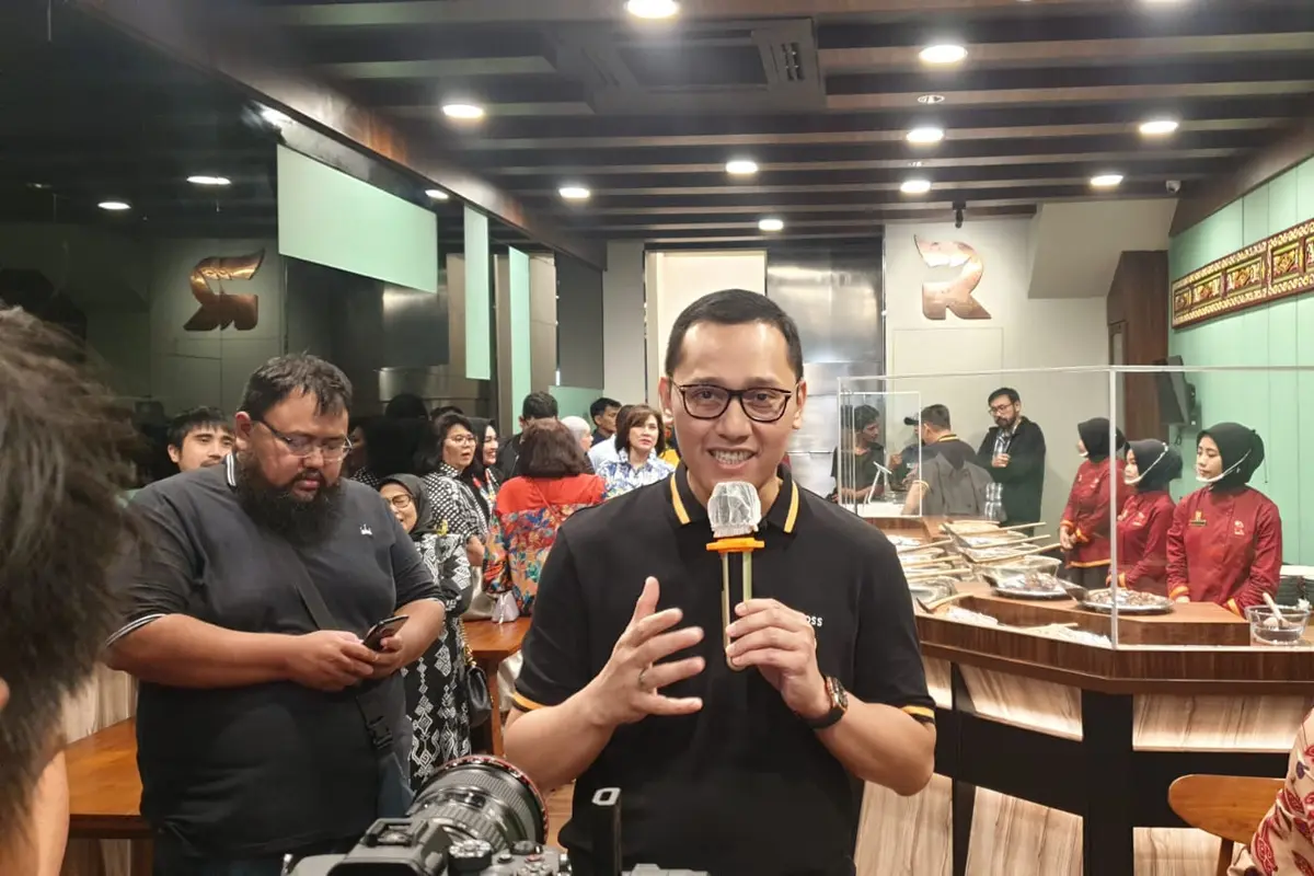 Rendang Asap Spesial Ala Rumah Makan Kapau Rayo Milik Reza Pahlevi