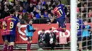 Pada menit ke-55, Barcelona kembali mencetak gol. Kali ini Raphinha yang menjebol gawang Sevilla lewat tendangan keras kaki kanannya dari luar kotak penalti. (CRISTINA QUICLER/AFP)