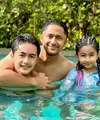 Putra sulung Hengky Kurniawan dan Christy Jusung, Bintang Pratama Kurniawan kini sudah remaja. Penampilannya kerap menarik perhatian netizen. Tidak hanya berparas ganteng, Bintang juga berpostur tinggi. Berikut beberapa potretnya. [Instagram/hengkykurniawan]