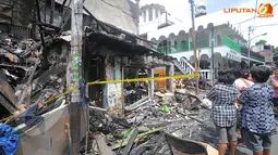 Tawuran Pakai Petasan, Dua Rumah Habis Terbakar
