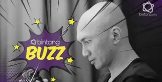 Baru-baru ini Anji mengalami kejadian yang hampir membahayakan dirinya karena drone yang salah dioperasikan.