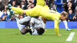 Di laga ini, Brentford memang kurang diunggulkan untuk menang. Dan benar saja, mereka tertinggal lebih dahulu berkat gol Antonio Rudiger. (AFP/Glyn Kirk)