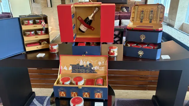 Hampers Eksklusif di Hotel Indonesia Kempinski Jakarta saat rayakan Natal. [Anisha/Fimela]