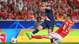 Achraf Hakimi yang bermain bersama klub kaya raya, Paris Saint German merupakan nama yang paling terkenal di timnas Maroko. Ia bergabung bersama PSG musim ini dan menjadi pemain inti klub. Hakimi telah bermain sebanyak 14 kali penampilan dengan menyumbangkan tiga gol dan satu assist di Ligue 1. (AFP/Franck Fife)