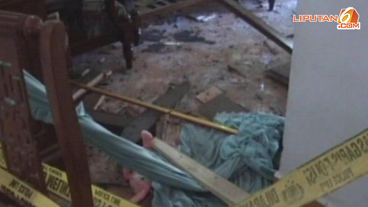 [VIDEO] Bom Rakitan Meledak di Jember - News Liputan6.com